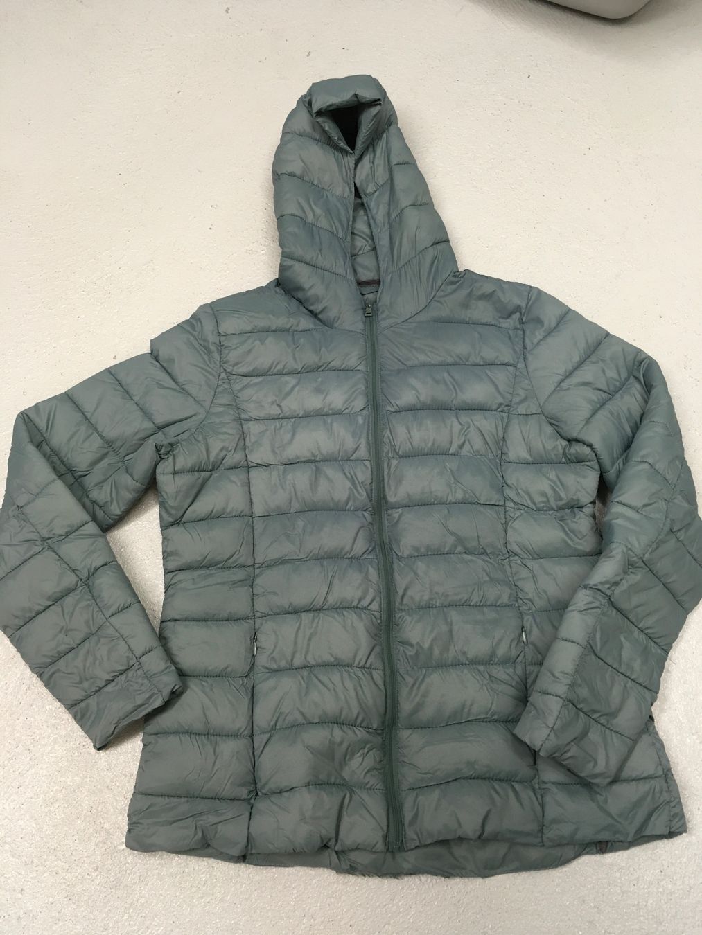 Giacche: Leichte Damen Steppjacke mit Kapuze, Gr. M – Usato da Waltenschwil venduto da MeKo8