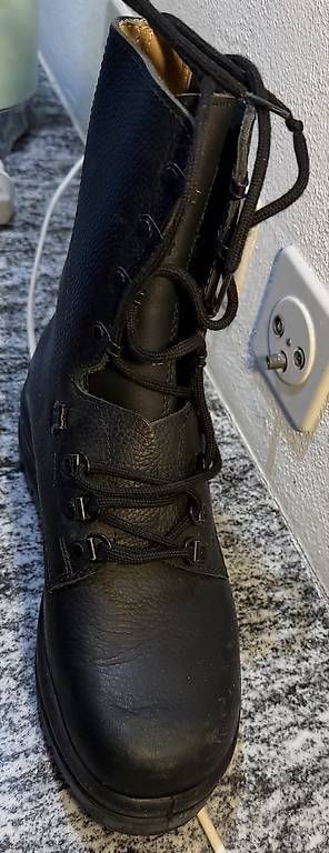 Scarpe da donna: Scarpe militari robuste e come nuove  ottima qual – Usato da Castione venduto da mom_f6jd 4