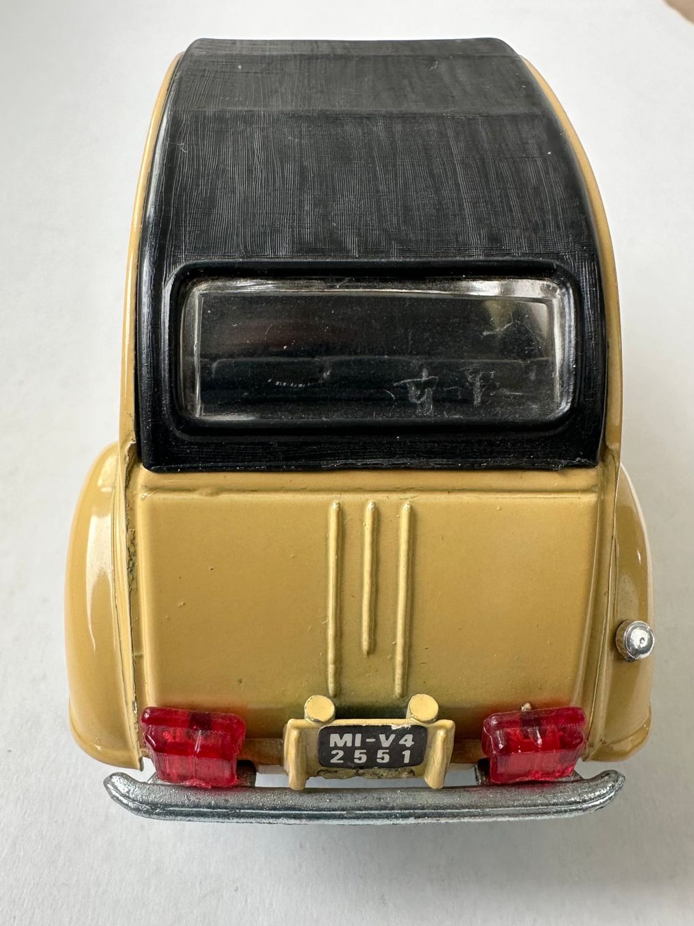 Citroën Modellini d'auto: Citröen 2CV Modell, Döschwo  1:25 – Usato da Adligenswil venduto da e17s15 5