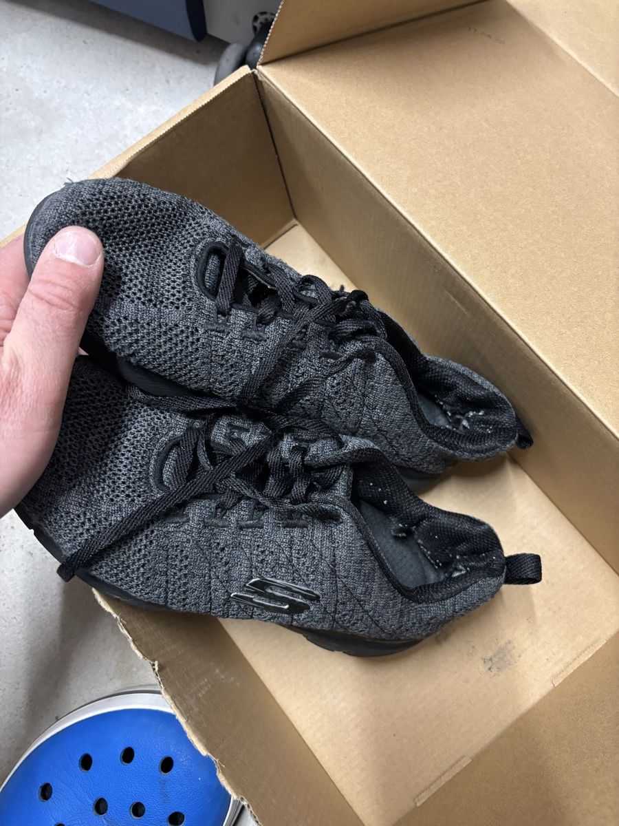 Scarpe da uomo: Adidas 36, Sketchers 35.5 – Usato da Neuchatel venduto da UMY 4