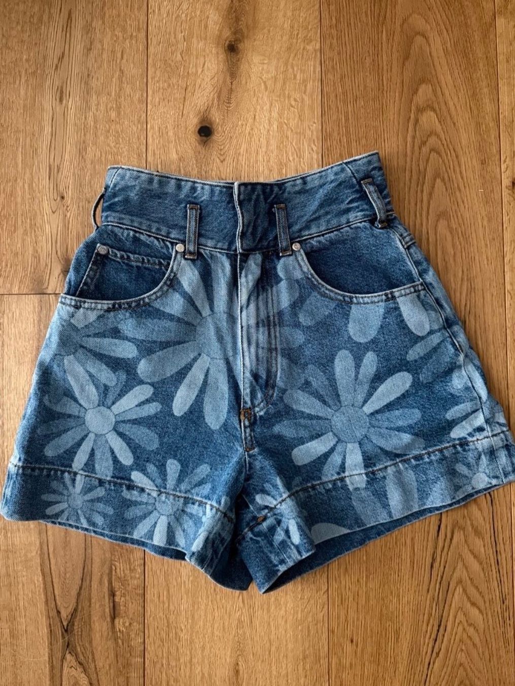 Sandro Pantaloni: Sandro shorts 34 XS – Nuovo (secondo la descrizione) da Walzenhausen venduto da Virginie_GT