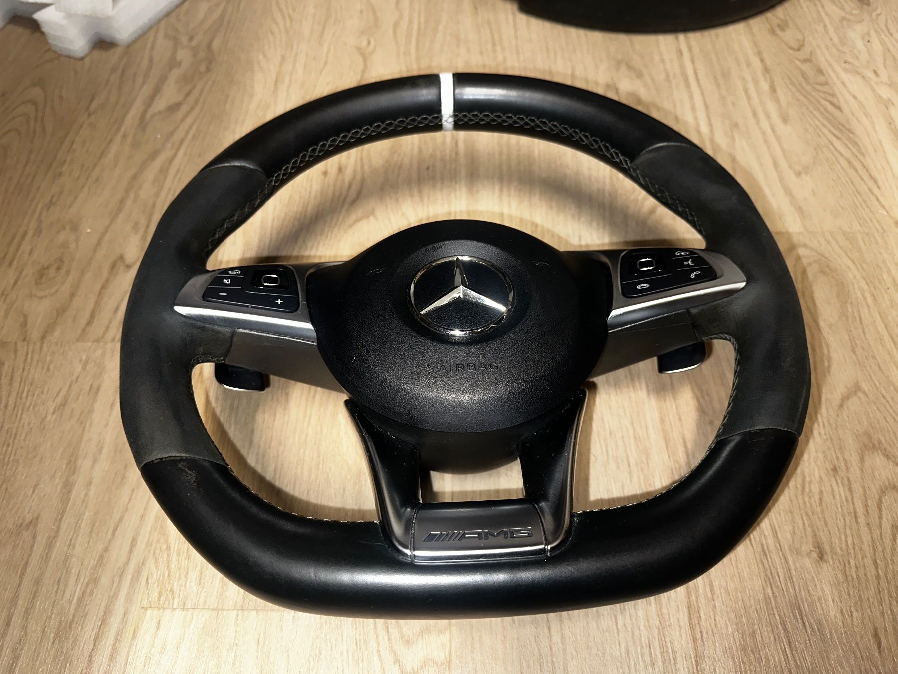Mercedes-Benz Alle Autoersatzteile: Mercedes Benz C63 AMG Lenkrad – Gebraucht aus Bern von J_yo 1