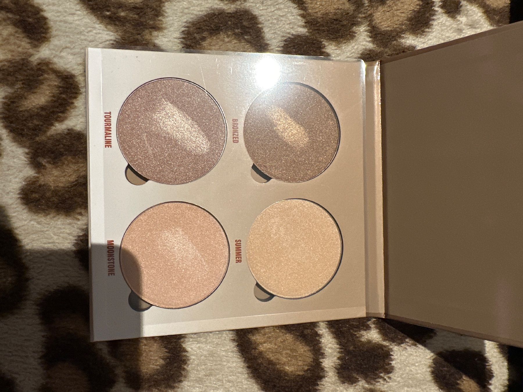 Make-up: Anastasia Beverly Hills Highlighter – Neu (gemäss Beschreibung) aus uzwil von Semkii.j 1