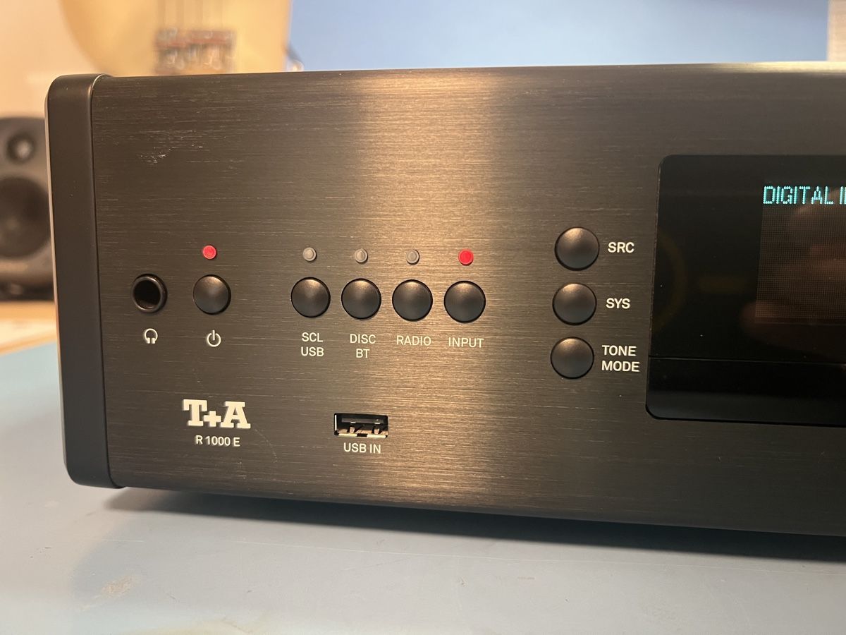 T+A Sistemi audio & multimediali: T+A R 1000 E Receiver Schwarz guter Zustand – Usato da Zürich venduto da 2008andreas 2