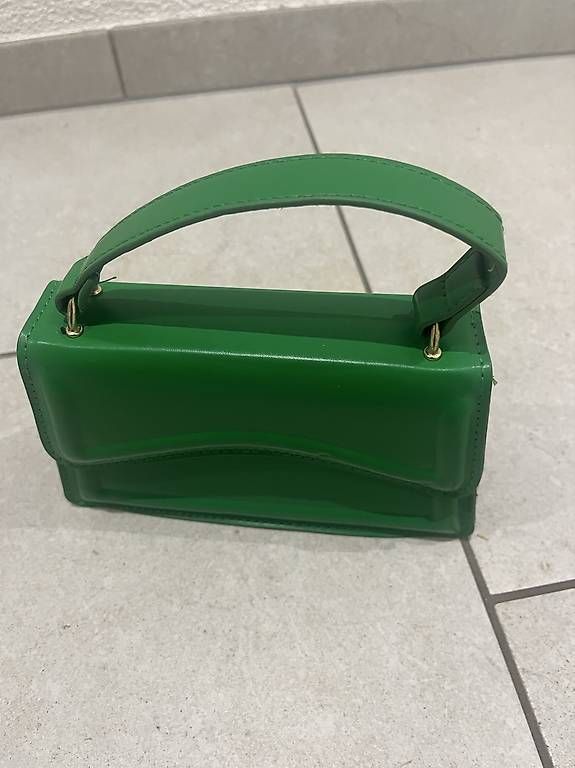 Borse da donna: grüne kleine Handtasche – Usato da Wil SG venduto da smu_l76j 1