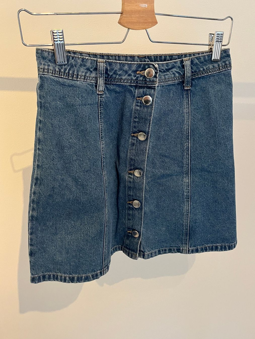 H&M Vestiti & Gonne: Jupe en Jeans, Divided - H&M – Usato da Savagnier venduto da taianab
