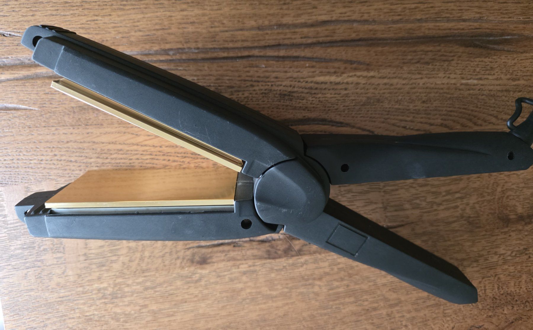 Piastre & Arricciacapelli: Haarstyling-Gerät mit austauschbaren Platten – Usato da Basel venduto da sci_67ms 2