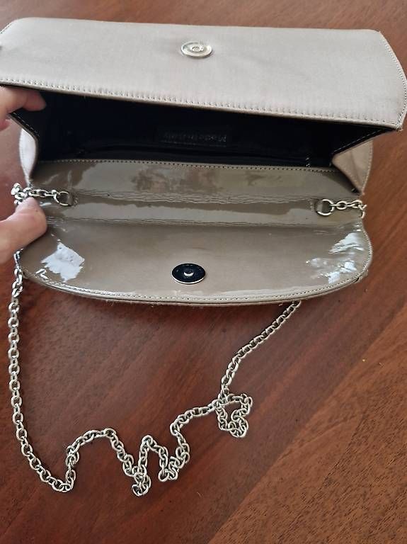 Borse da donna: Borsa pochette – Usato da Aurigeno venduto da dan_2xx2 1