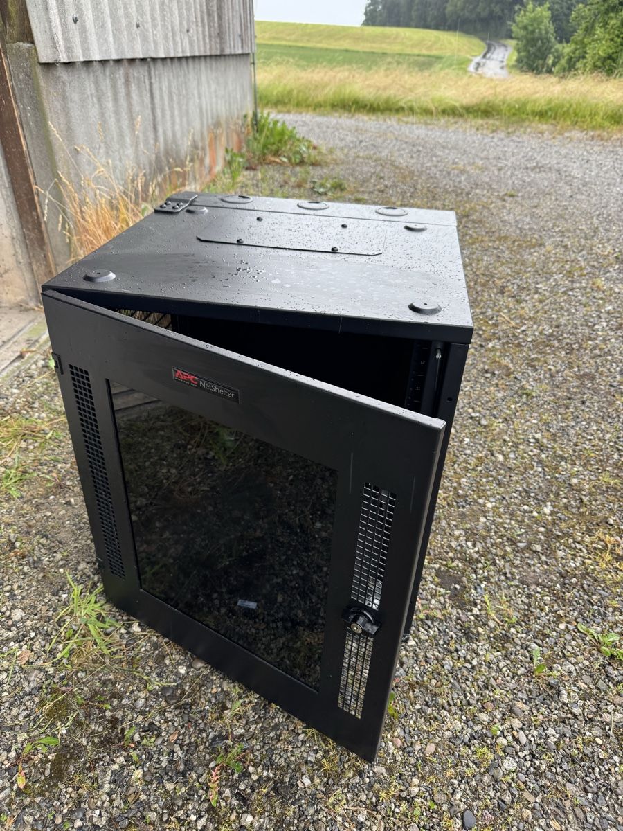 Server: Serverkasten – Usato da Knonau venduto da val_sn6b