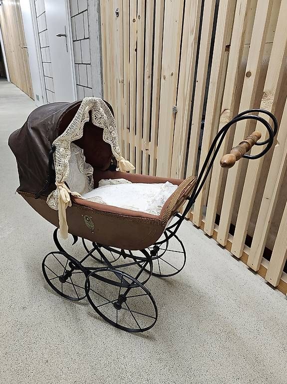 Carrozzine: Kinderwagen antik – Usato da Obergösgen venduto da r_maurer 2