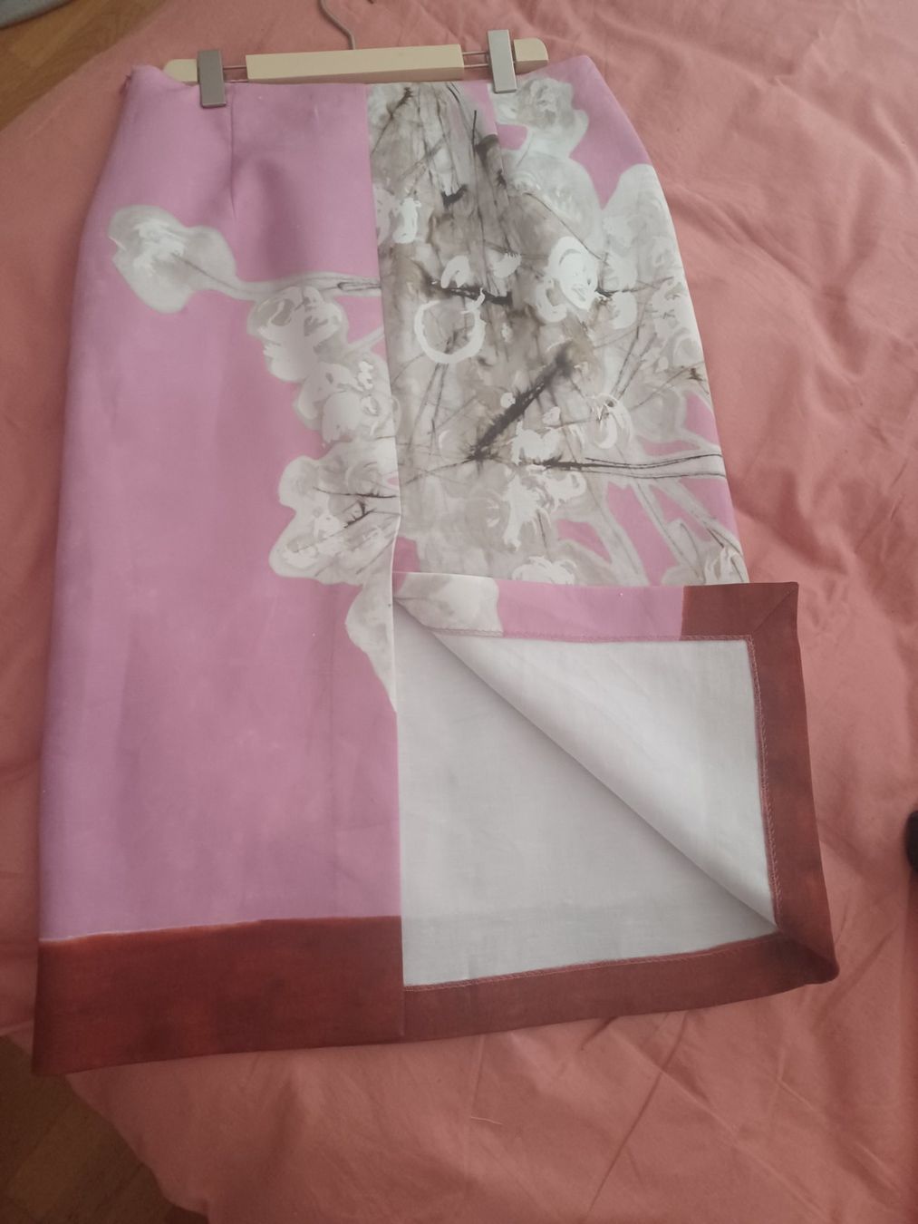 Zara Gonne: Jupe crayon rose à fleurs, taille XL, élégante! – Usato da Sion venduto da linda0106 1