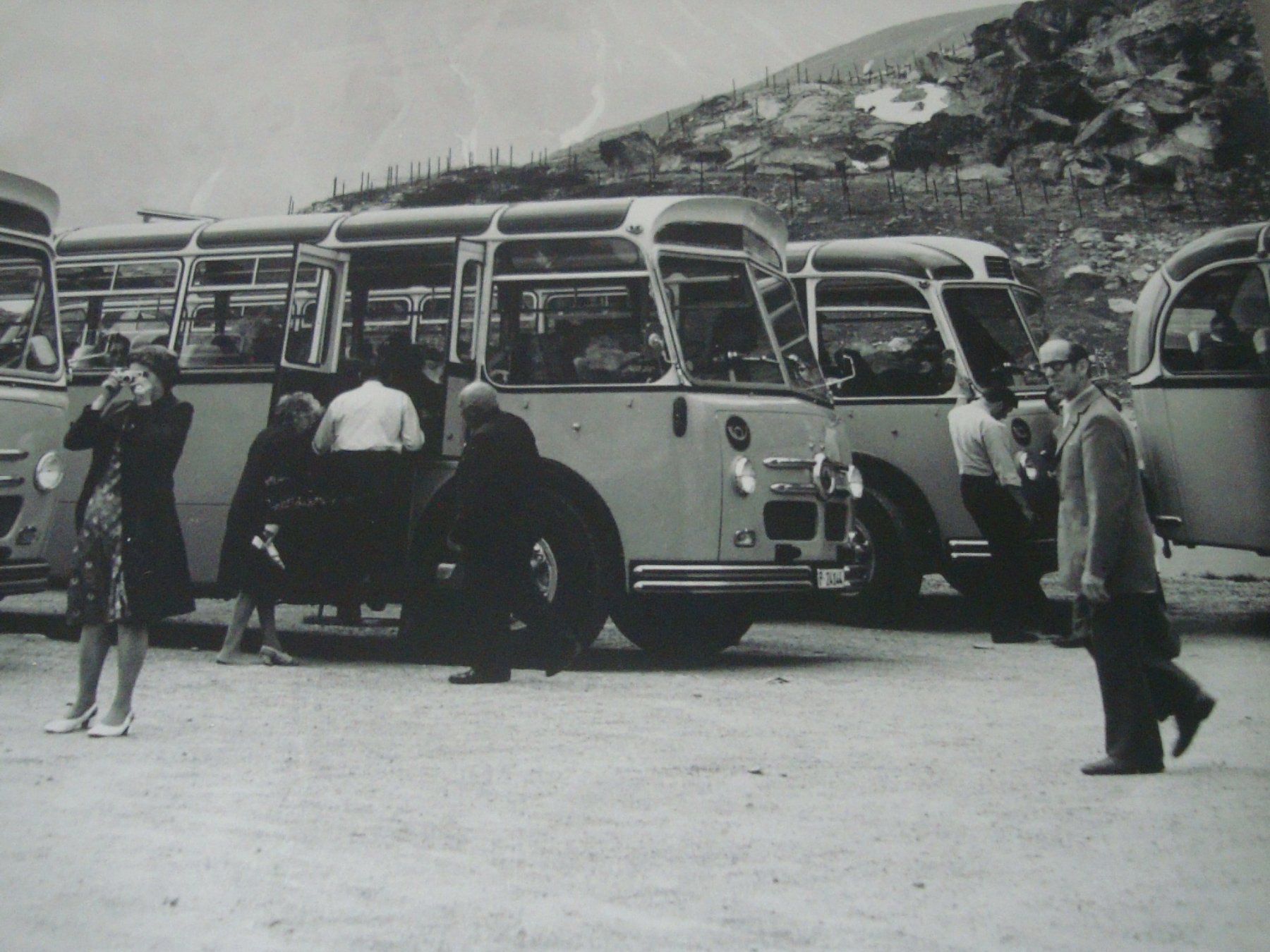 Poster & Bilder: Foto s/w - Postauto SAURER - PTT – Gebraucht aus Neuenegg von flohcante 1