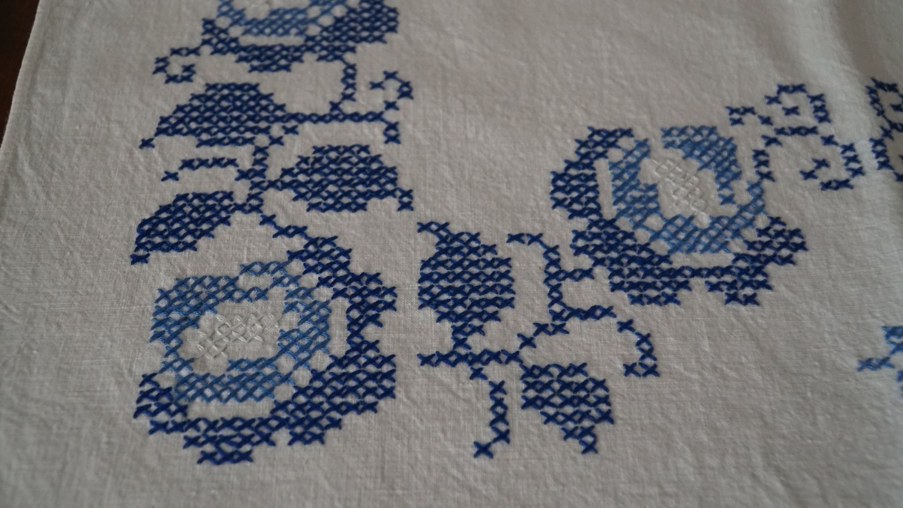 Biancheria da letto: Handtuchbehang 110x52cm. – Usato da Bern venduto da Antikbatik 1