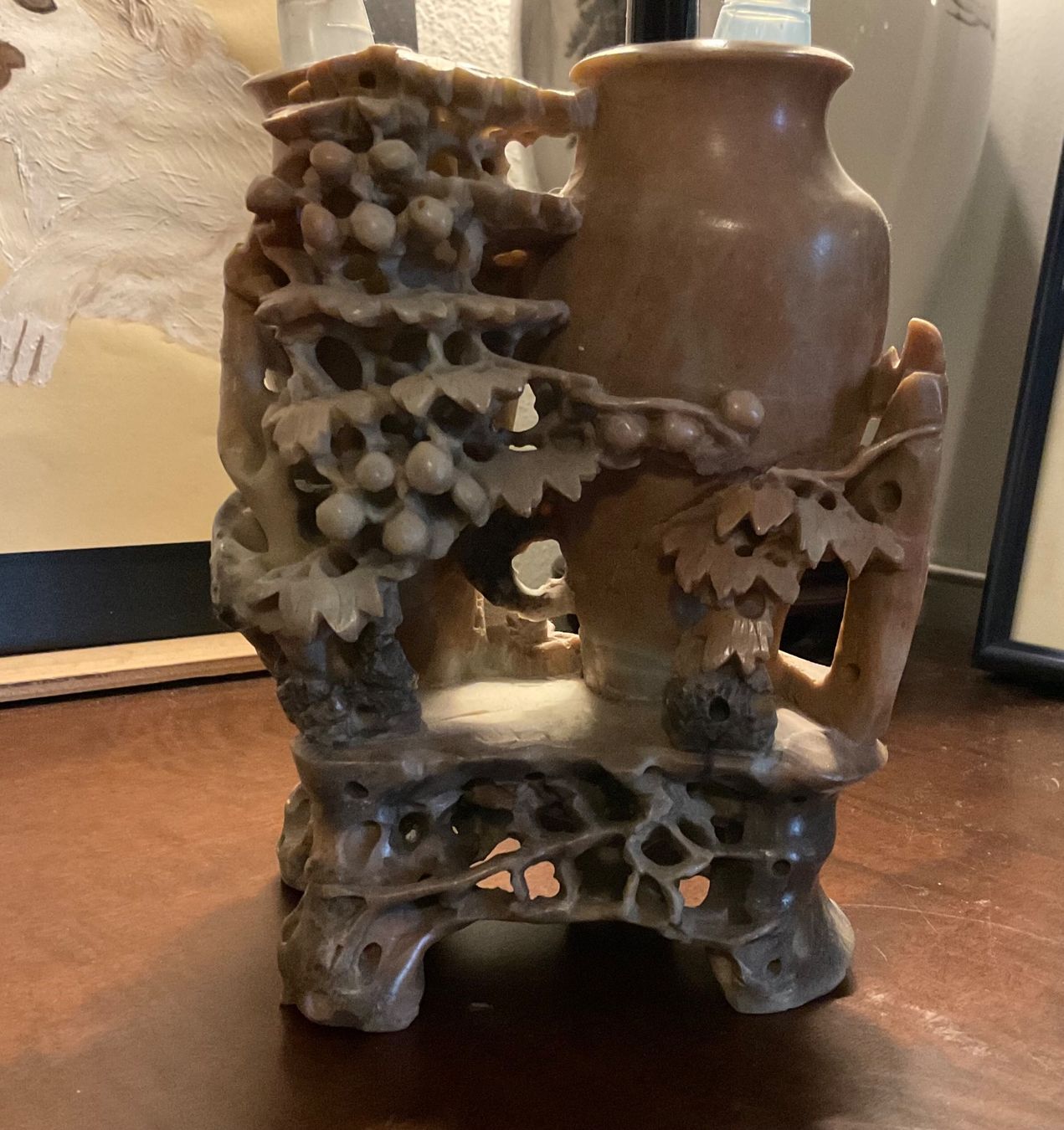 Tutte le decorazioni: Antike Seifenstein Vase mit Trauben Dekor, Herbst Deko – Usato da Arbon venduto da shanghairose