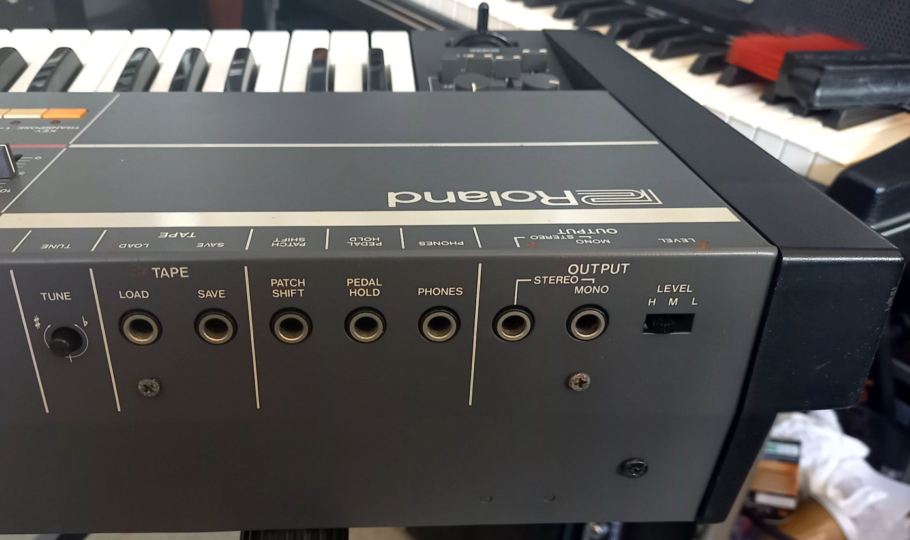 Roland Instruments de musique: Juno 106 in Top Zustand – D'occasion à Luzern par garlicia 5