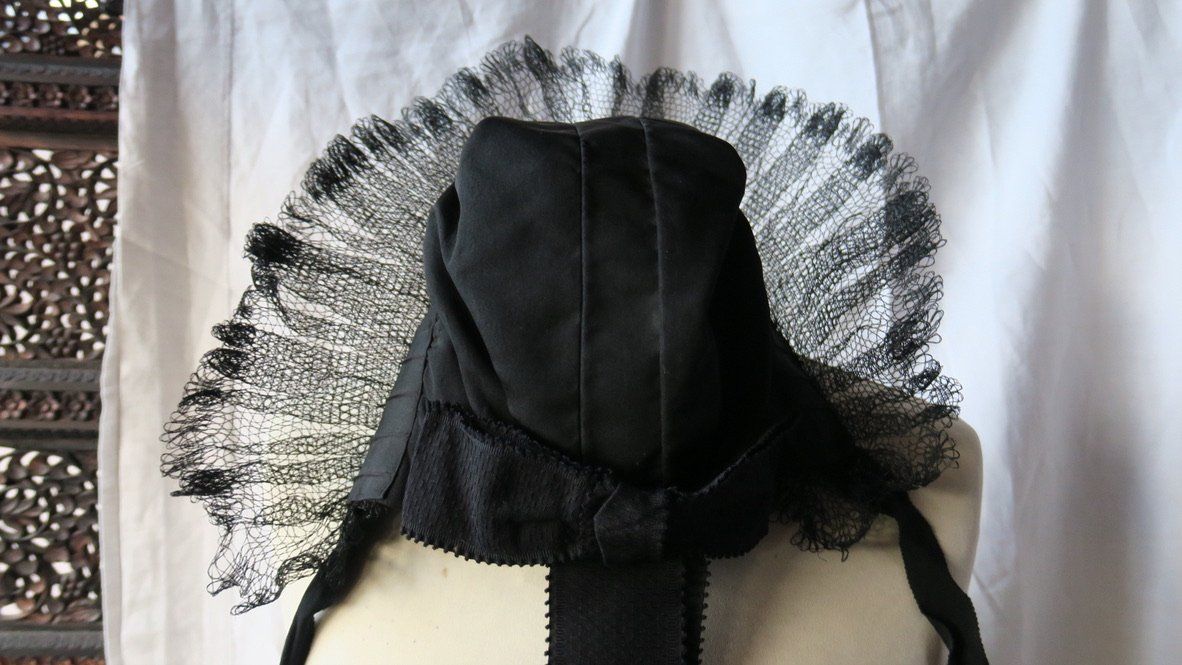 Costumi: Trachtenhaube, Tracht – Usato da Schwanden i. E. venduto da luvia01 2