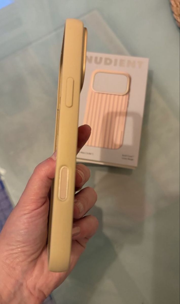 Coques & Protection écran: Nudient iPhone 17 pro Max Hülle mit Magsafe – D'occasion à Basel par Brunner.T 2
