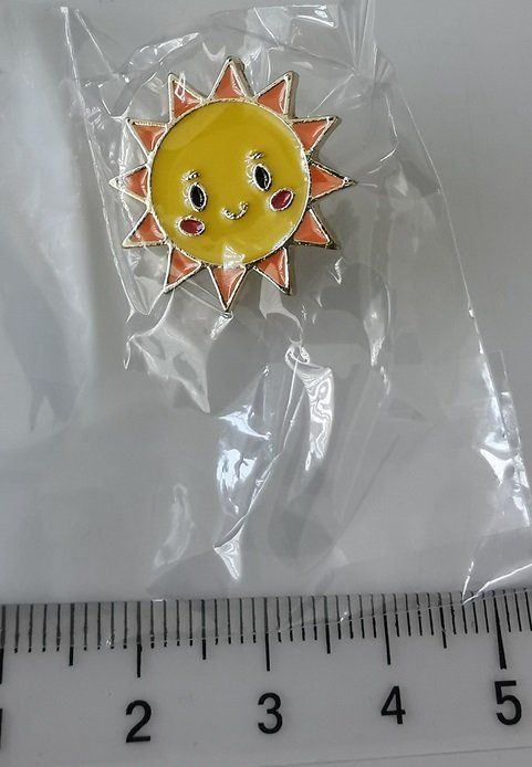 Plaketten & Abzeichen: Sonne - Pin  (neu, OVP) – Neu und originalverpackt aus Wilen b. Wollerau von morethanmusic