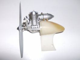 O.S 10 Motor mit Pylon