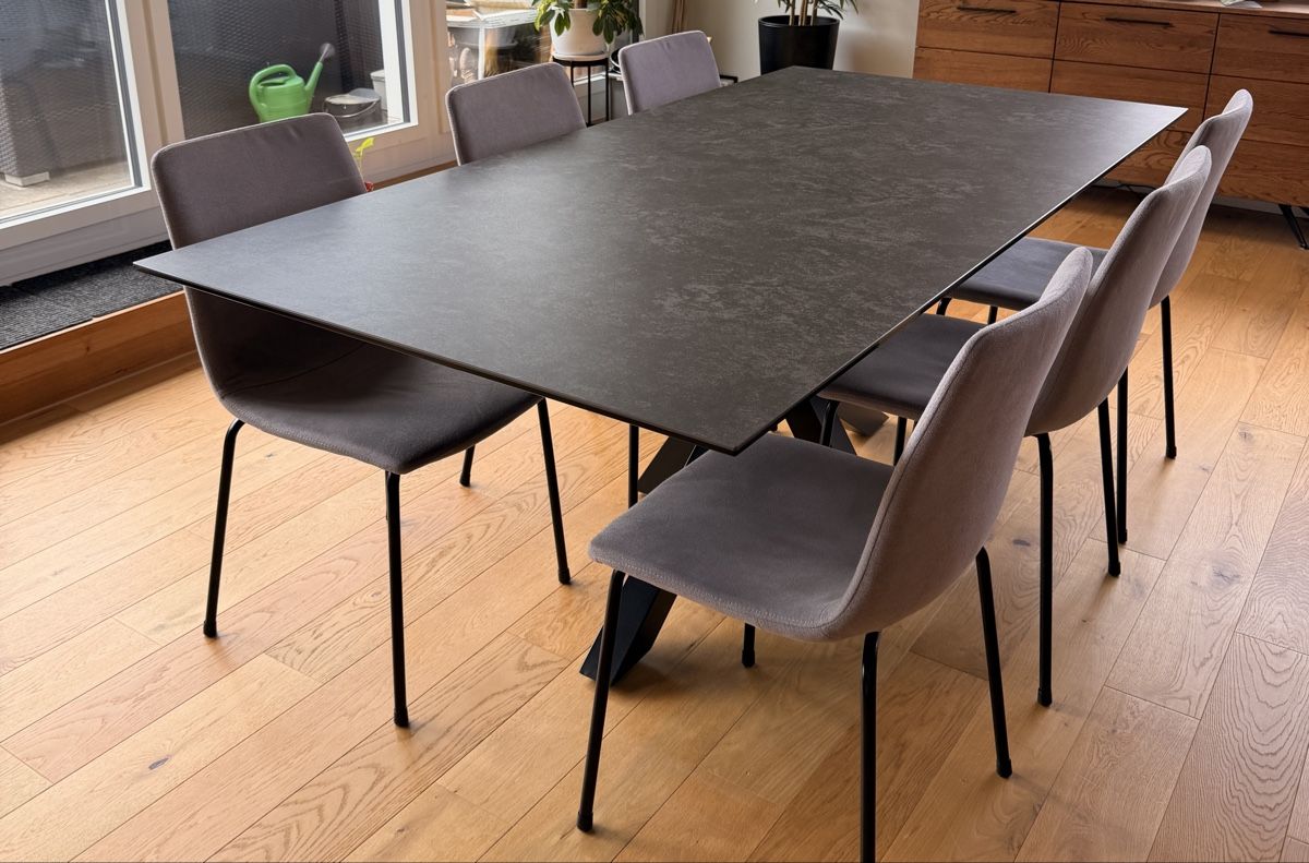 Tavoli: Moderner Esstisch, Top Zustand! – Nuovo (secondo la descrizione) da Luzern venduto da sunny027