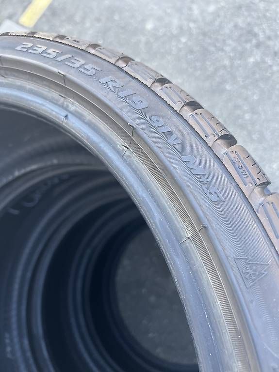 Sonstiges Schreiben & Zeichnen: 235/35/19 Pirelli Winterreifen  – Gebraucht aus Frasnacht von nobloff 1