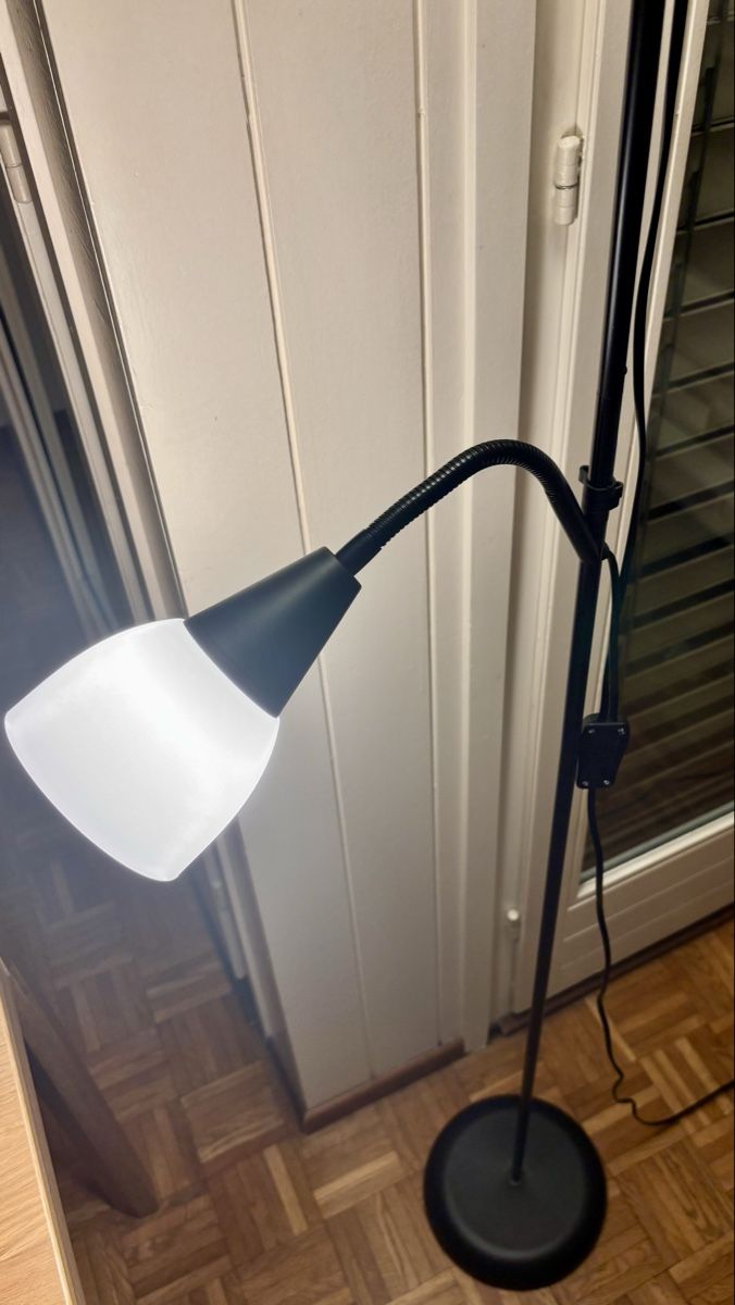 Lampen: Lampada da terra – Gebraucht aus Embrach von arg_wy2k 1