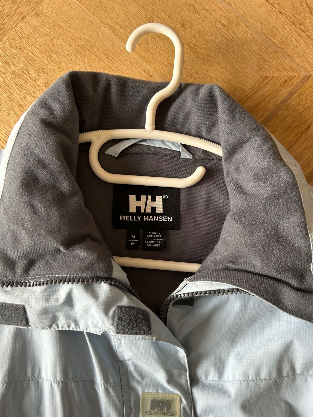 Helly Hansen Jacken: Helly Hansen Winterjacke Damen Grösse M – Gebraucht aus Emmen von Carbru 1