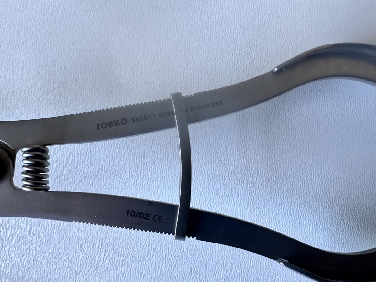 Alle Maschinen: Roeko Rubber Dam Forceps Clamp Forceps Single  ROEK-390011 – Gebraucht aus Basel von boo_dc8c 1