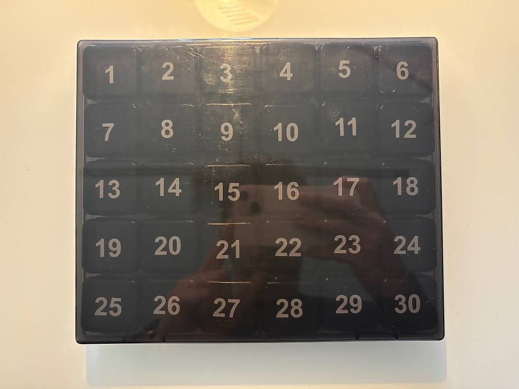 Behälter & Ähnliches: Tablettendose 30 Tagen – Neu und originalverpackt aus Zürich von cyr_2rqd