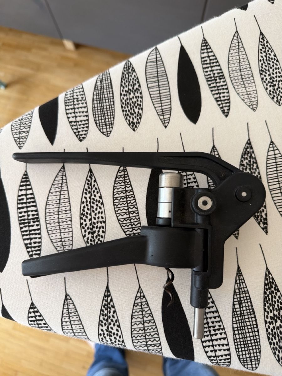 Flaschenöffner & -verschlüsse: Original Screwpull Korkenzieher – Gebraucht aus Zürich von ceinem