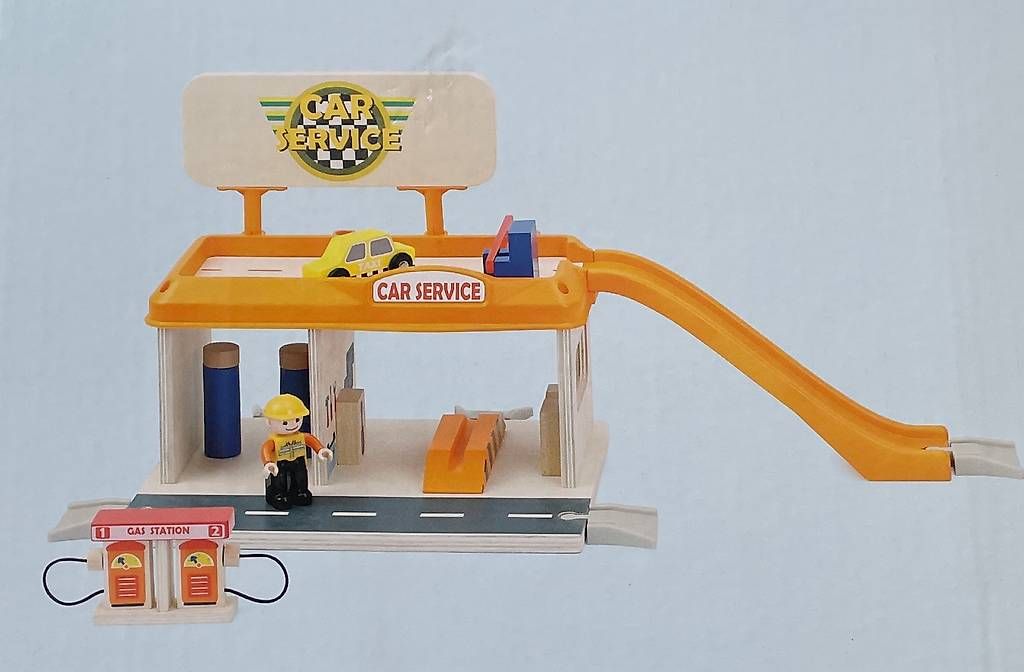 Spielzeuge: Jouet station-service en bois – Gebraucht aus Courtelary von OnTheRoad79 1