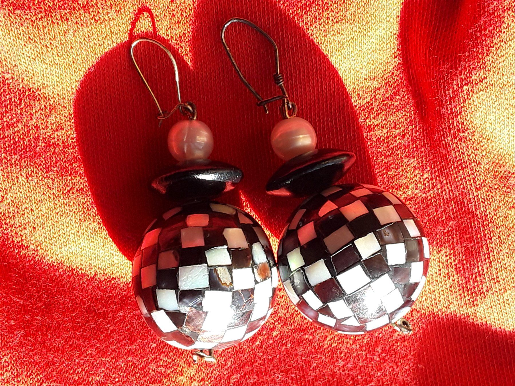 Orecchini pendenti & Orecchini a lobo: Vintage extravagante Ohrstecker mit Perlmutt/Holz – Usato da Zürich venduto da helsan 2