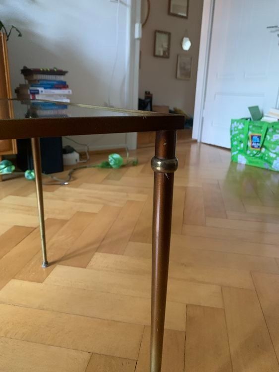 Tavoli: Vintage Sofatisch mit Glasplatte – Usato da Basel venduto da yan_5jq5 1