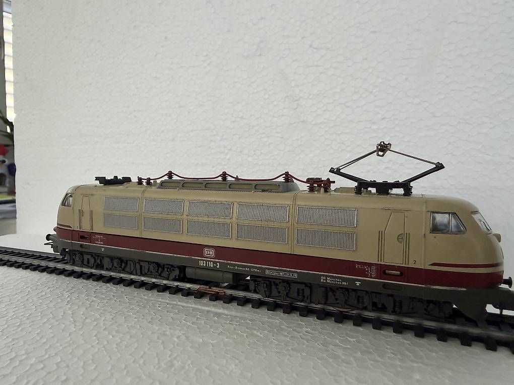 Lima Modellini di ferrovie: DB Elektrolokomotive BR 103 – Usato da Muri AG venduto da cag733 2
