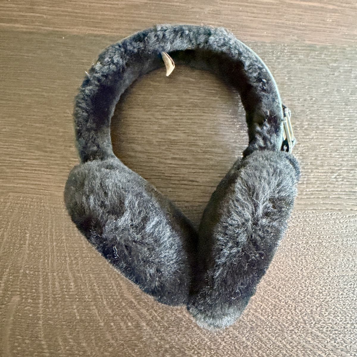 Ugg Copricapi, berretti & cappellini: Ohrenwärmer UGG schwarz – Usato da Baden venduto da anja.vanessa 1