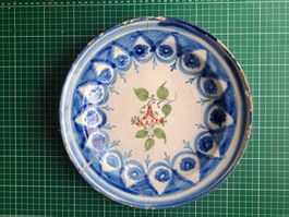 Assiette ancienne en céramique de Manises (XVIII/XIX siécle)