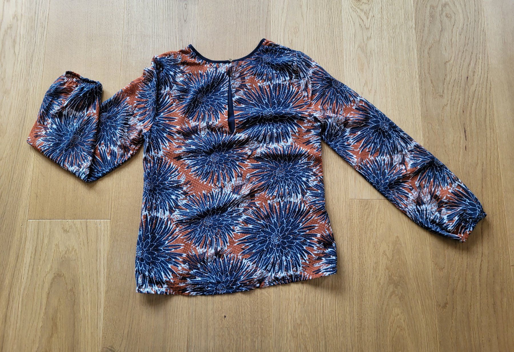 H&M Blusen: Elegante Bluse mit Print von ^H&M Gr 34 – Neu (gemäss Beschreibung) aus Richterswil von Rem2011 1
