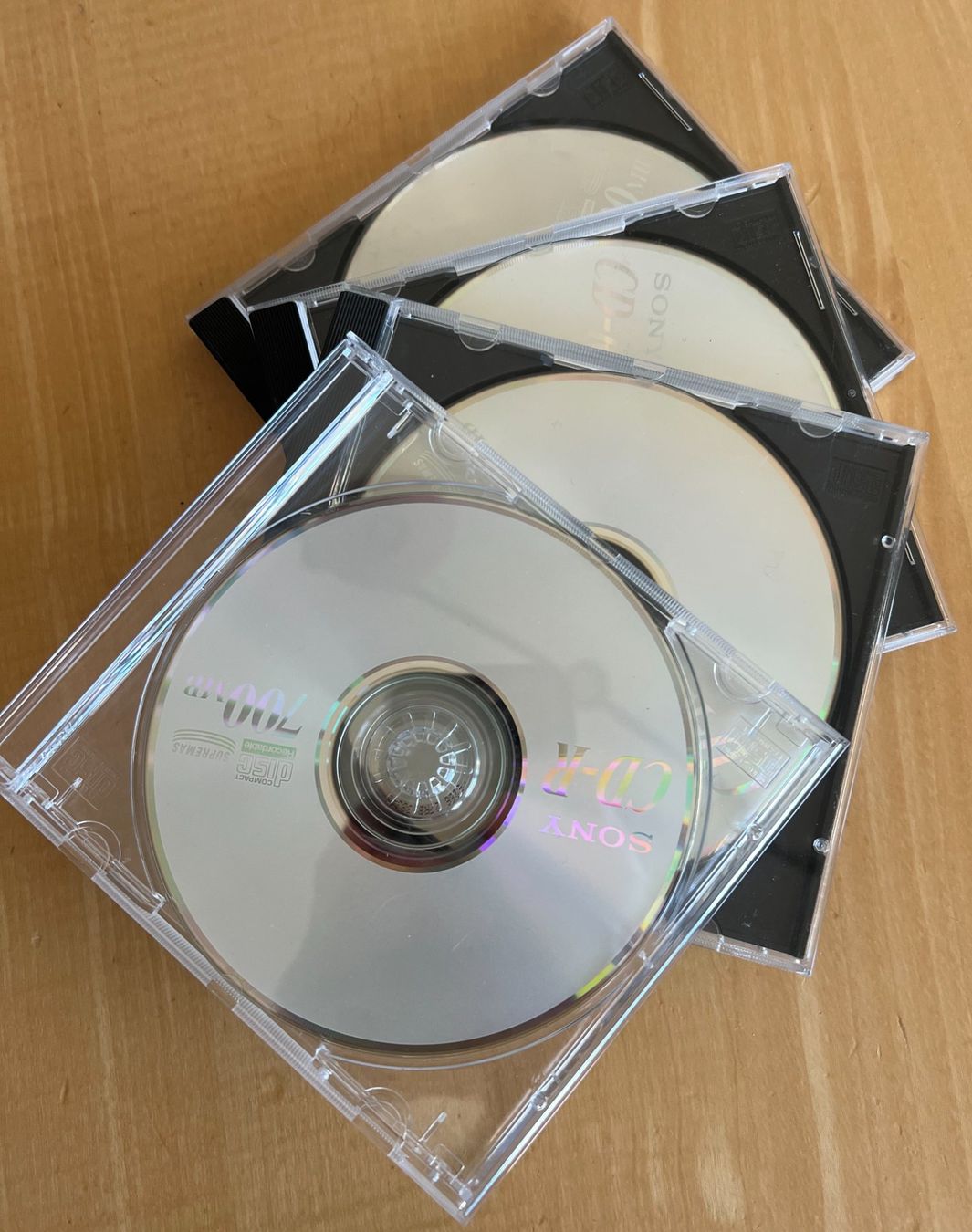 CD & DVD vergini: CD-R Sony 4 Stück – Usato da Ramlinsburg venduto da Ruebli.X.Beet