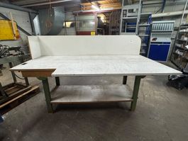 075 Arbeitstisch B=240cm T=120cm H=135cm aus Liquidation