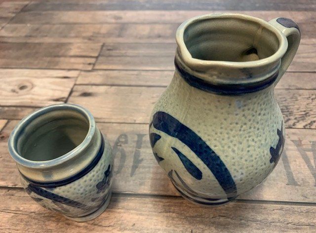 Caraffe: Kleiner Weinkrug mit Becher – Nuovo (secondo la descrizione) da Gundetswil venduto da Egro100 1
