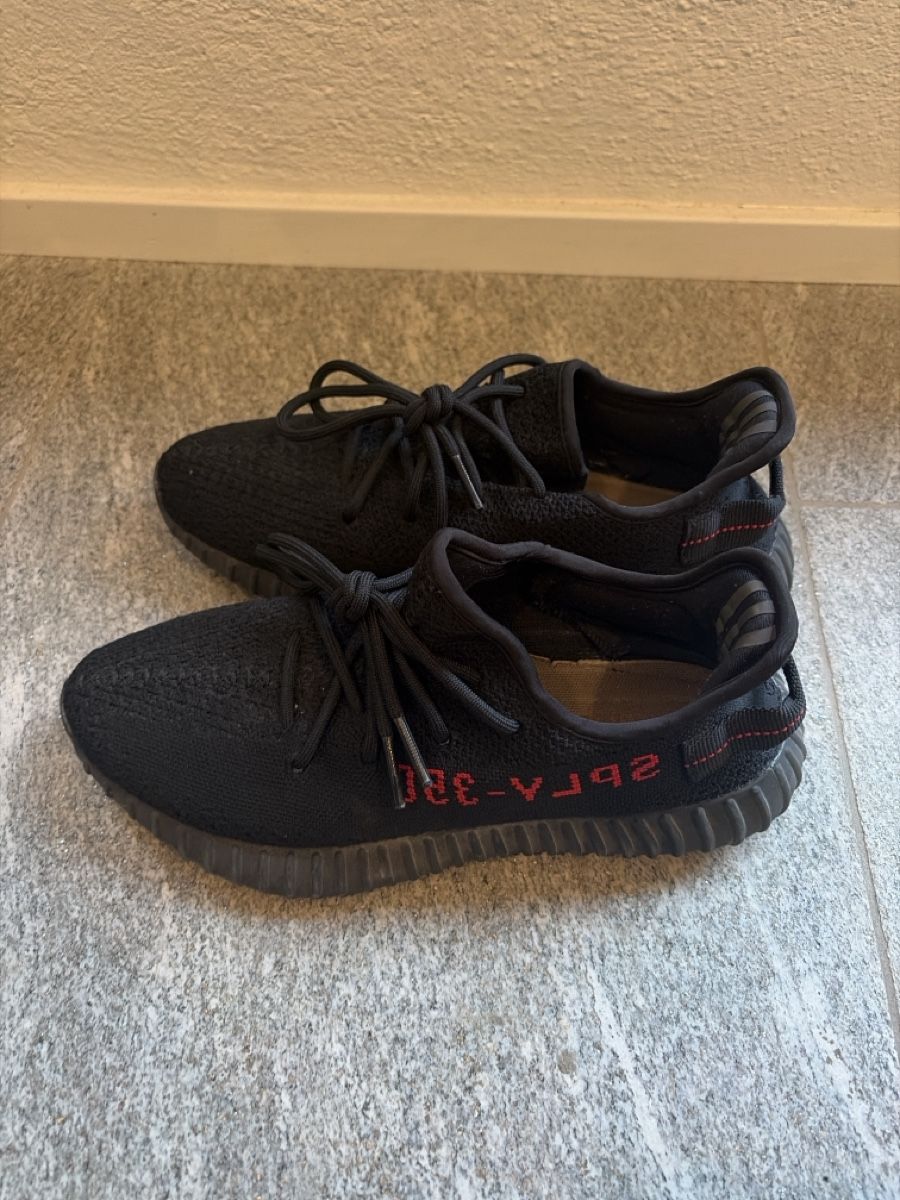 Adidas Scarpe da uomo: Yeezy boost nere – Usato da Davesco-Soragno venduto da Chichijango 2