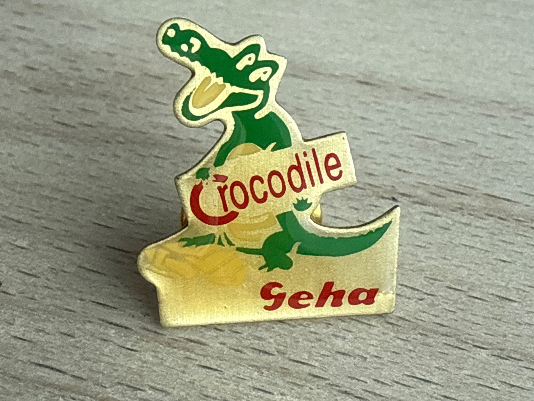 Placchette & Badge: Pin Geha Crocodile – Usato da Glattbrugg venduto da Schweigmatt