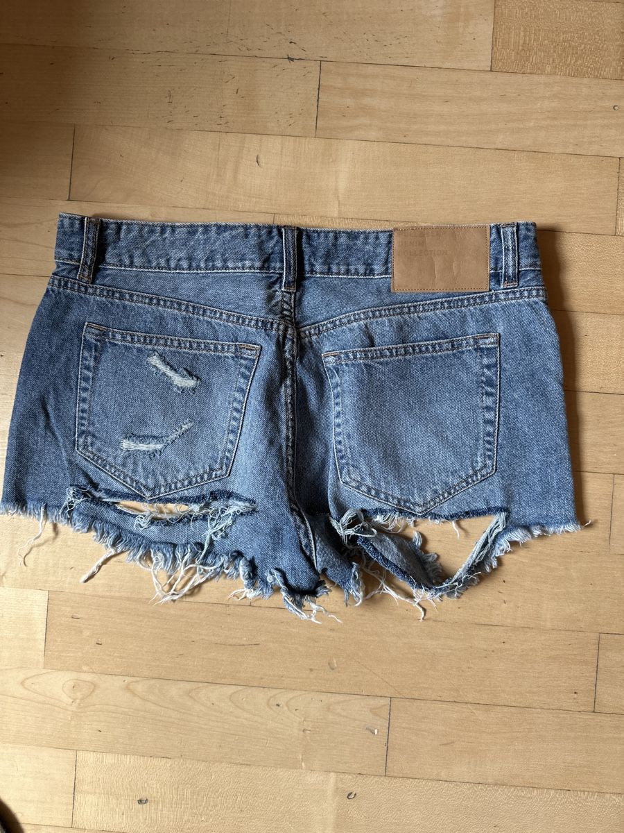 Pull&Bear Jeans: Coole Jeans Shorts mit Fransen, Grösse 38 – Nuovo (secondo la descrizione) da Hergiswil NW venduto da kaufe_at_kaufmann 1