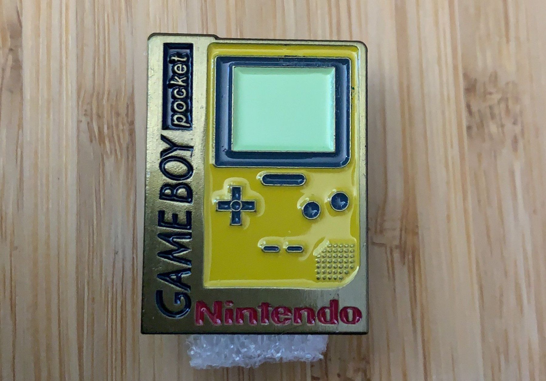Consoles: Pin Gameboy Pocket – Neuf avec emballage d'origine à Gebenstorf par RetroFuture