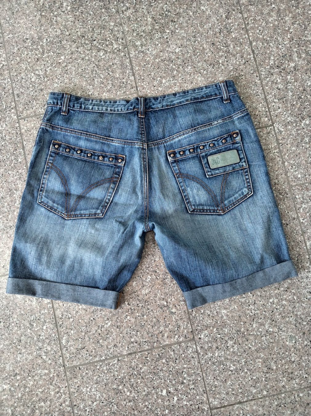 Dolce & Gabbana Pantaloni: Dolce & Gabbana Kurze Hose – Usato da Wängi venduto da Maelstrom 1