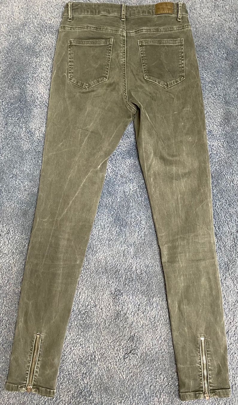 Pantaloni: Jeans Hose dunkelgrau-khaki – Usato da Möhlin venduto da eny_lsk7 3
