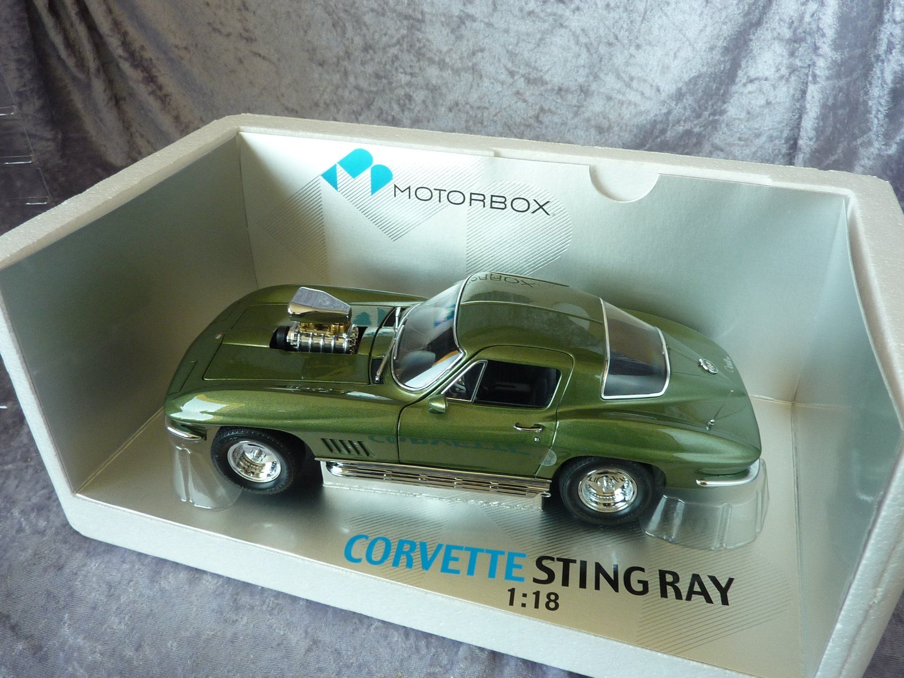 Exoto Modellini d'auto: Chevrolet Corvette Stingray 1967 1:18 – Nuovo (secondo la descrizione) da Dürrenäsch venduto da modellautos4you 1