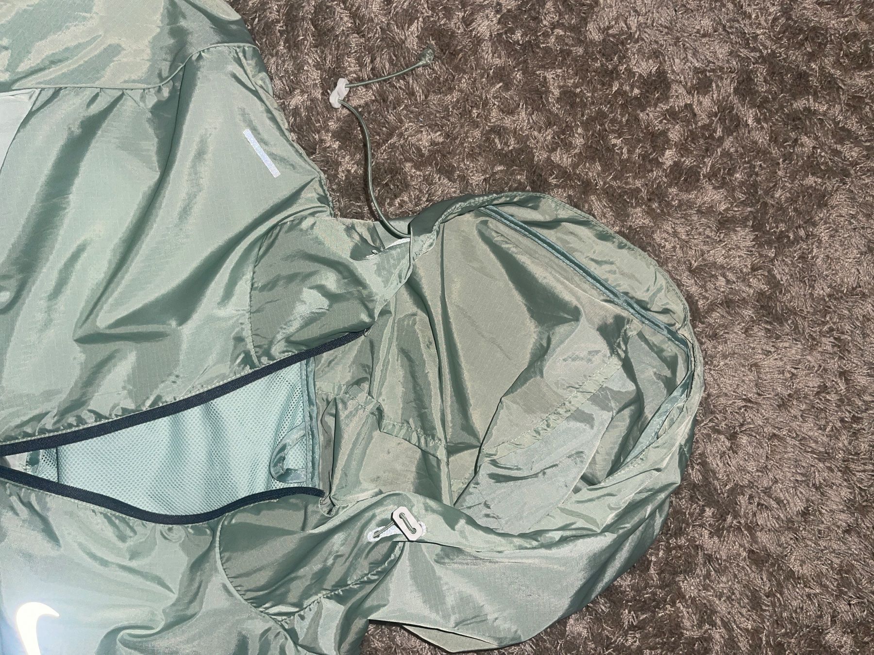 Jacken & Mäntel: Veste Nike coupe-vent légère – Gebraucht aus Genève von jak_rd6k 1