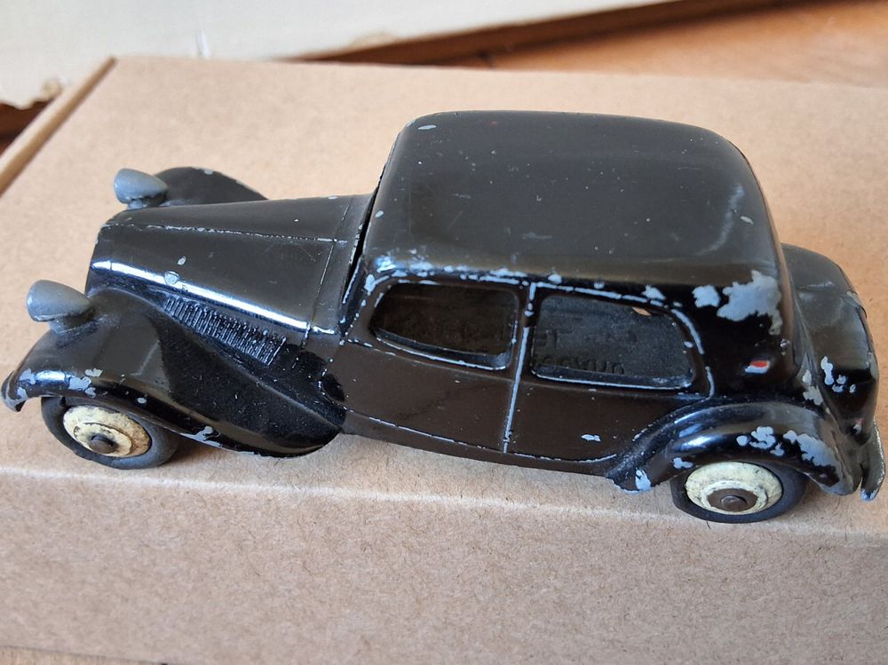 Citroen Traction Avant 11BL g - Dinky Toys France 24N (Neu (gemäss