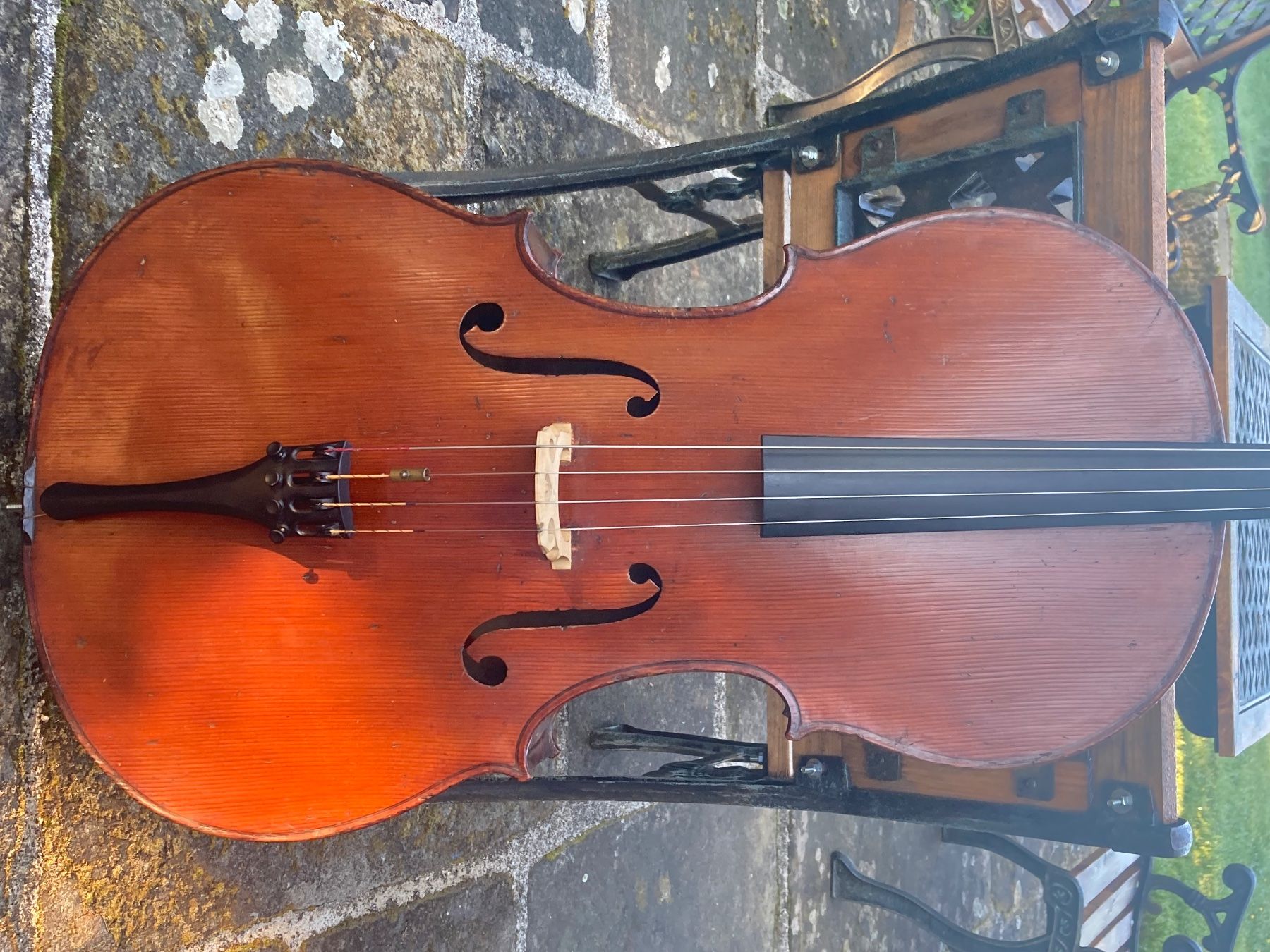 Musikinstrumente: Französisches Meistercello , ca.1880 – Gebraucht aus Basel von Albanus 1
